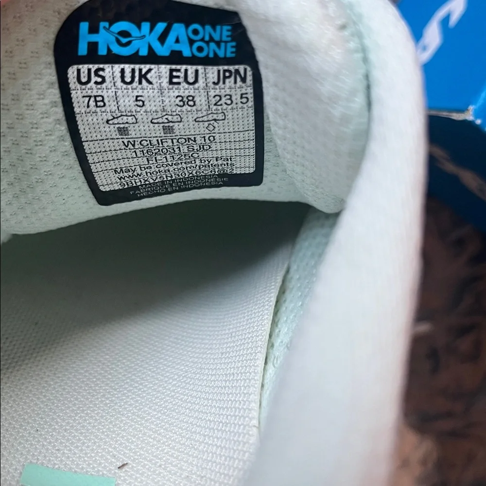 Hoka Clifton 10 running shoes. Womens US size 7. Lt. Green. New in box. - Picture 7 of 7